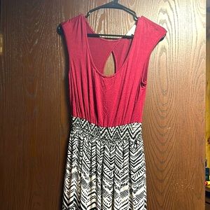 Long open back aztec print short sleeve dress